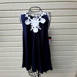 Women's XS Crown & ivy Top